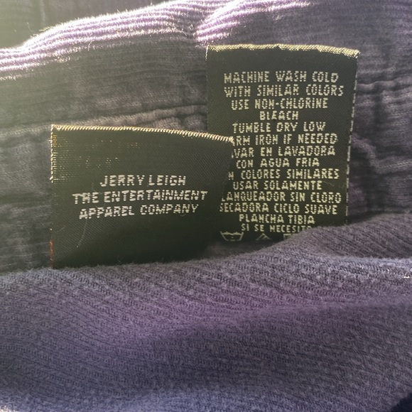 Vintage Unlimited Disney Mickie Button down - Picture 10 of 10